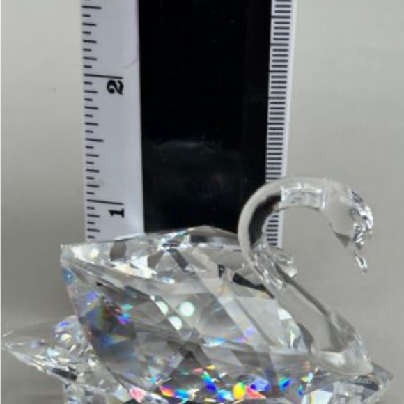 SWAROVSKI CUT CRYSTAL SWAN FIGURINE - Picture 4 of 5